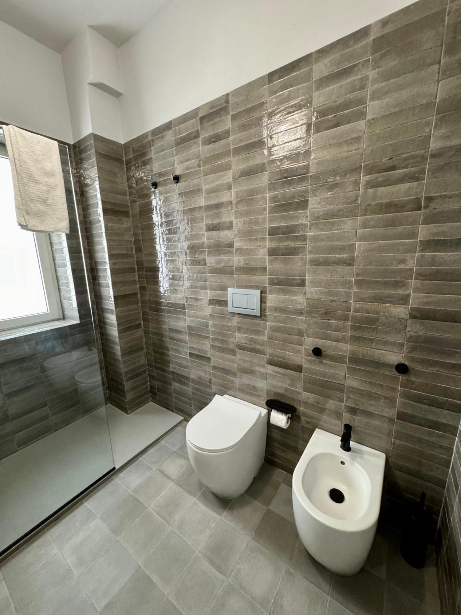 4 Balconi House- Appartamento Moderno A Lecce Exterior photo